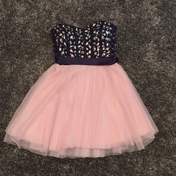 outfits with pink cardigan